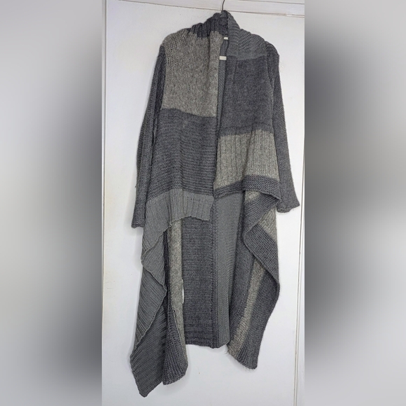 Stefanel Sweaters - STEFANEL Alpaca Wool Blend Gray Colorblock Hi-Lo Cardigan Sweater Size Small EUC